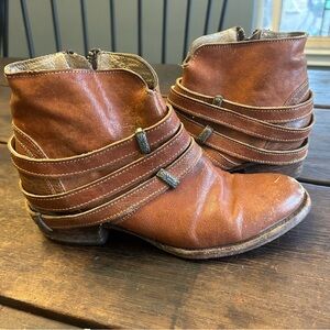 Freebird Watts Ankle Boots 7